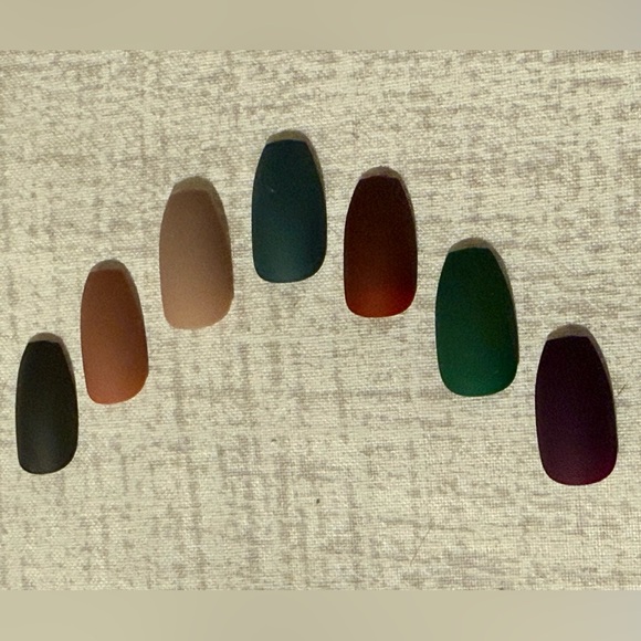 Mini UV Lamp, Press-Ons & Various Nail Art Accessories! 💅 - Picture 4 of 7